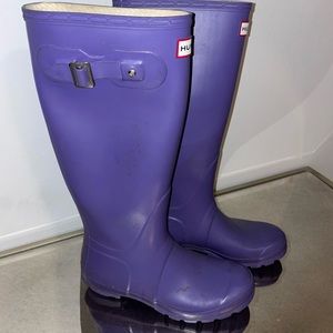 tall hunter rain boots in purple